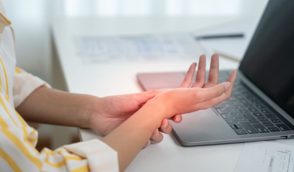Carpal Tunnel Syndrome Relief treatment at Lakeside Spine and Wellness